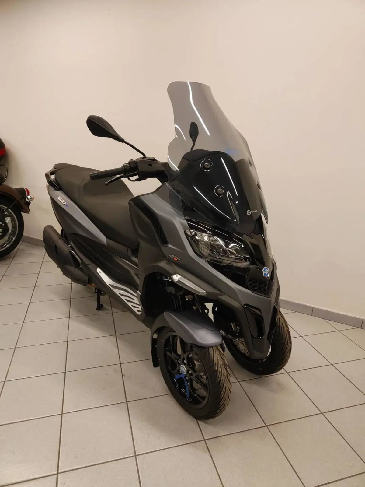 Piaggio MP3 400 Sport Hpe (2025 - 26) (3)