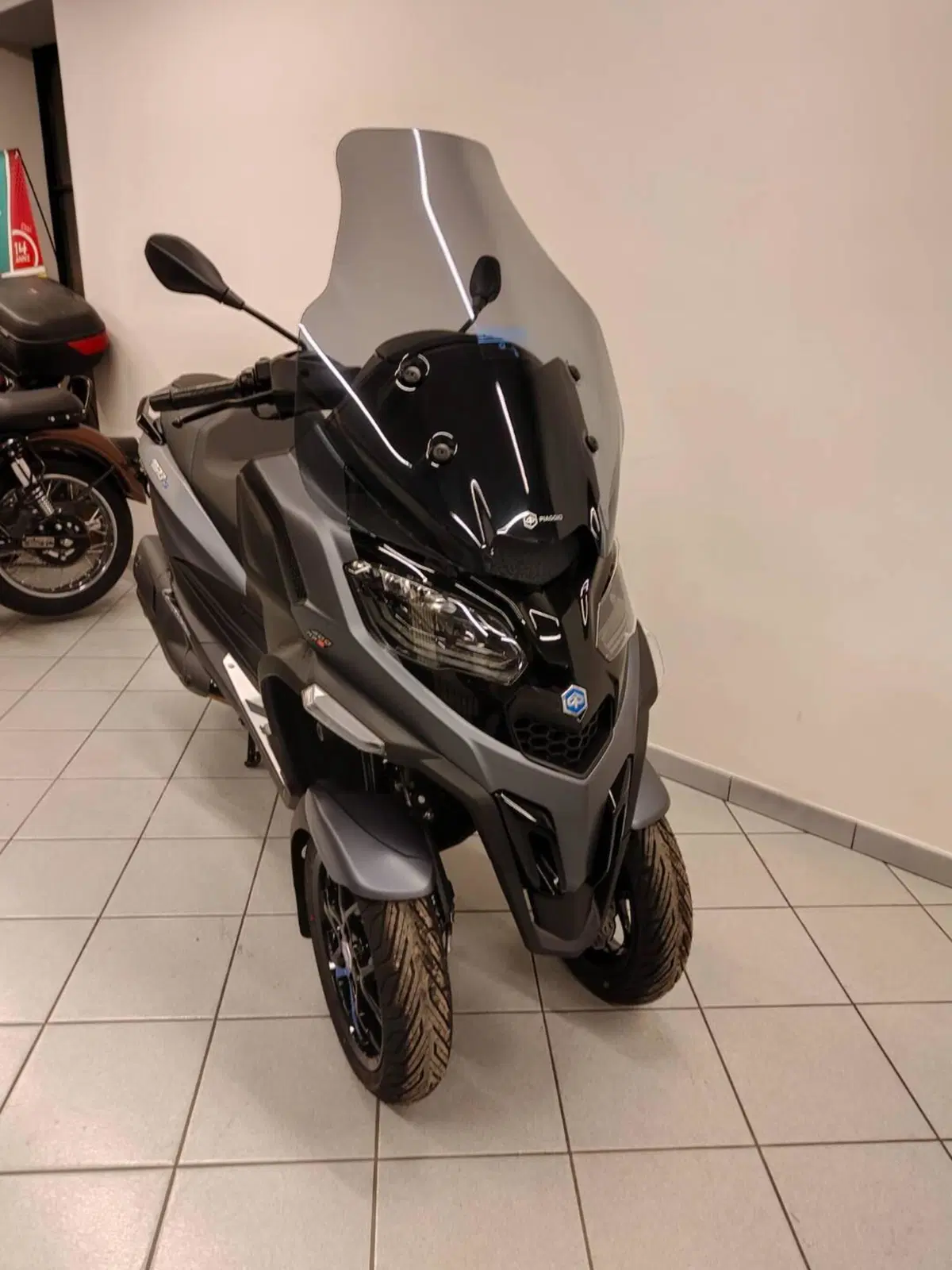 Piaggio MP3 400 Sport Hpe (2025 - 26) (4)