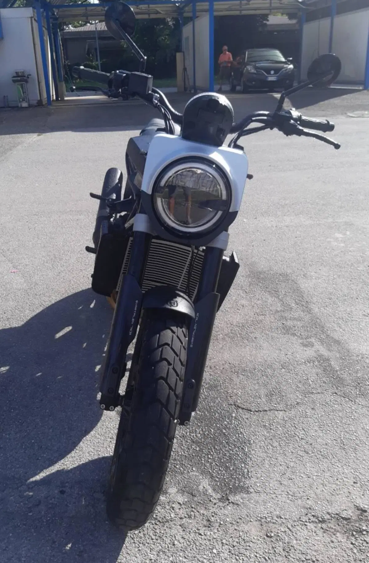 Husqvarna Svartpilen 701 (2020) (9)