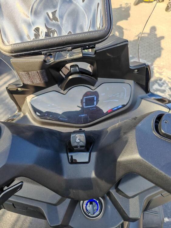 Kymco Xciting VS 400i (2023 - 25) (4)