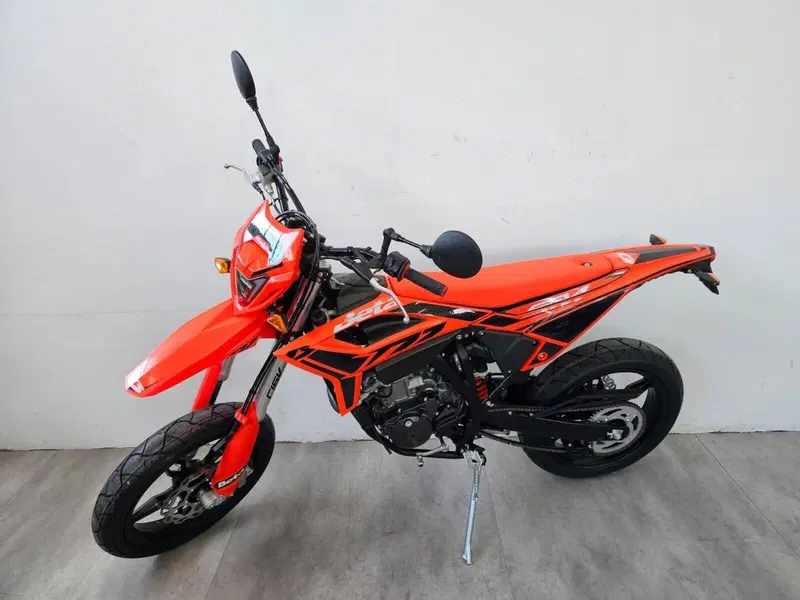 Betamotor RR 125 4T Motard T (2025 - 26) (2)