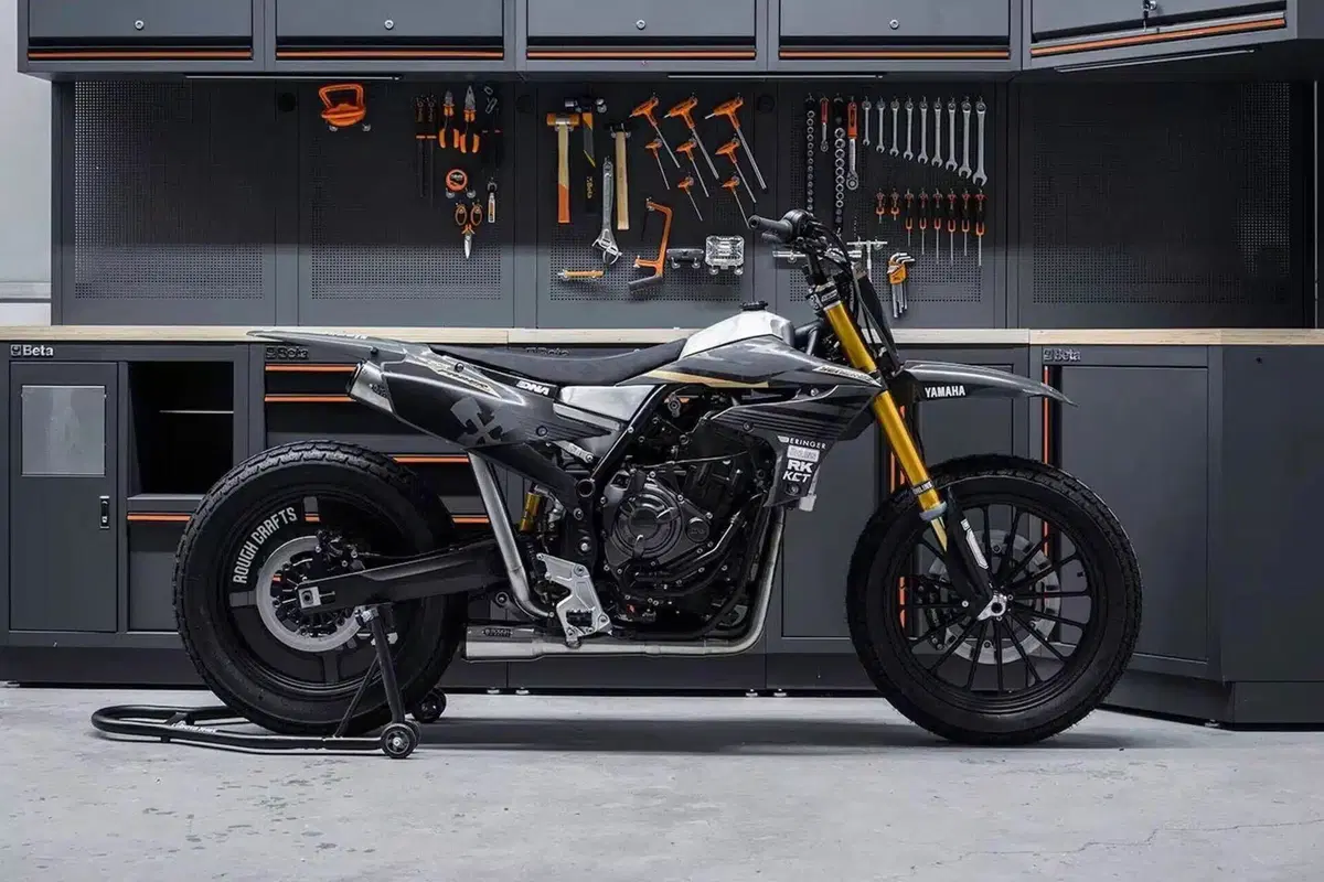 Una Tènèrè mai vista prima! Rough Crafts stravolge la T7 in una flat track