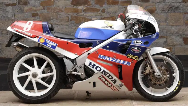 Asta Bonhams: un trionfo di moto d'epoca e cifre stellari 