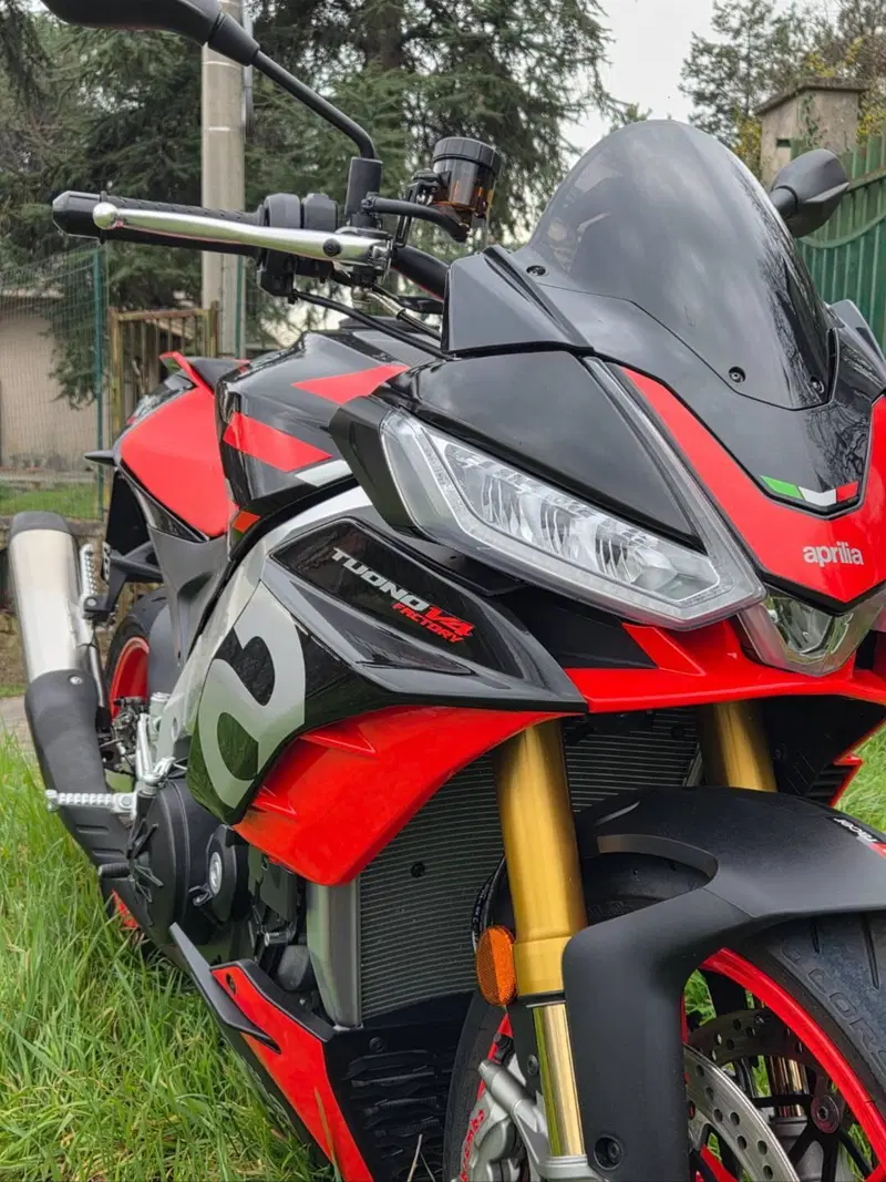 Aprilia Tuono V4 Factory (2021 - 24) (9)