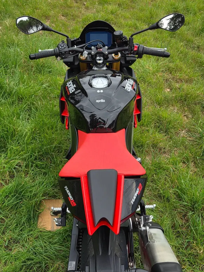 Aprilia Tuono V4 Factory (2021 - 24) (10)