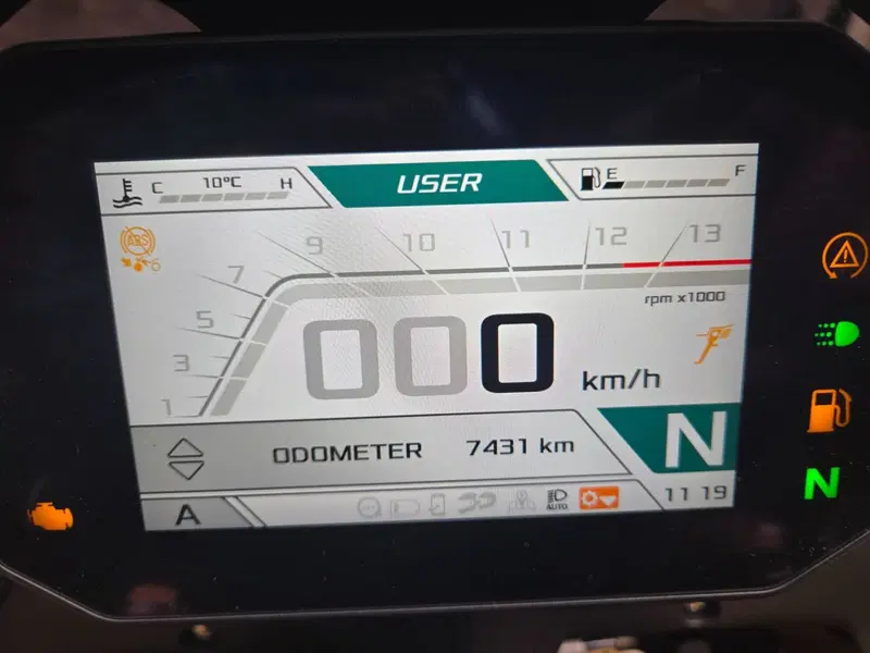 Aprilia Tuono V4 Factory (2021 - 24) (12)
