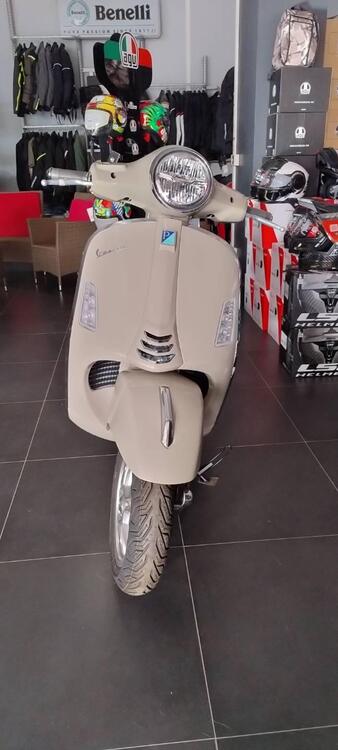 Vespa GTS 300 (2023 - 24) (2)