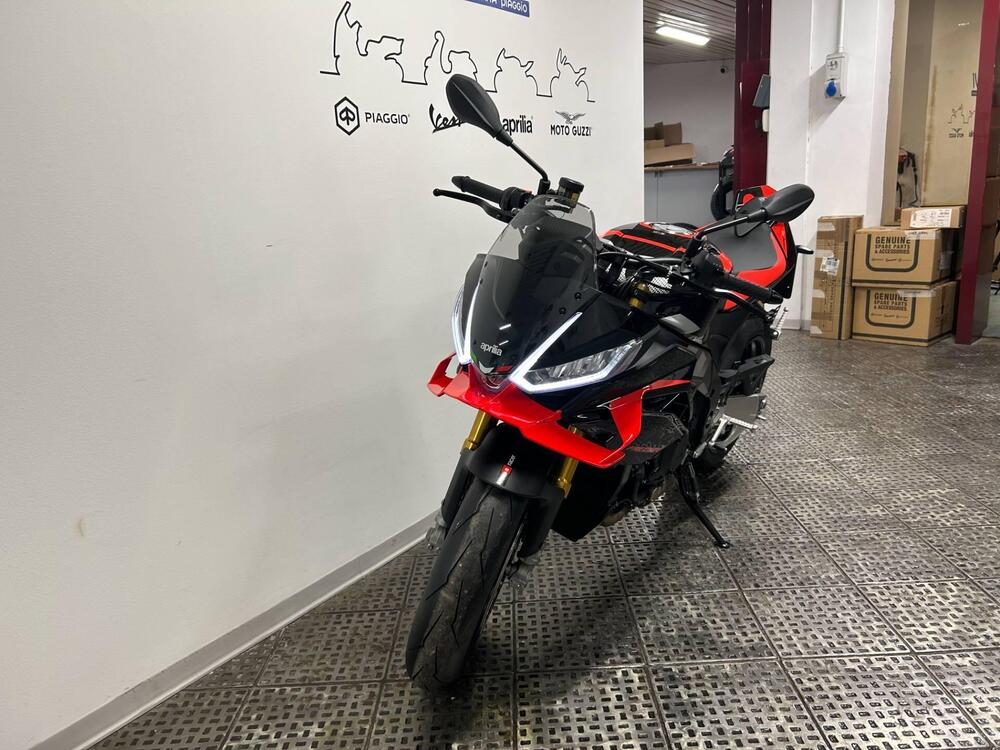 Aprilia Tuono 1100 V4 Factory (2025) (3)