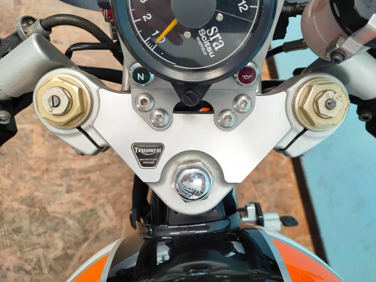 Triumph Thruxton 900 (2004 - 15) (16)