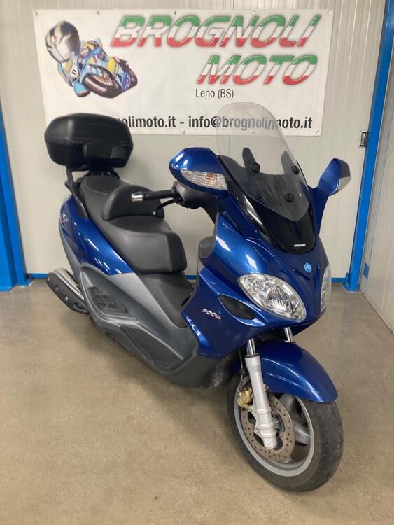 Piaggio X9 500 Evolution (2)