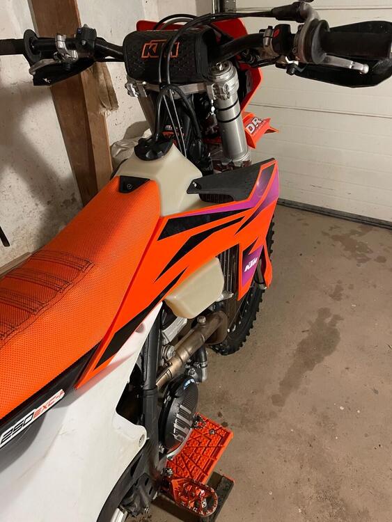 KTM 250 EXC-F (2024) (3)