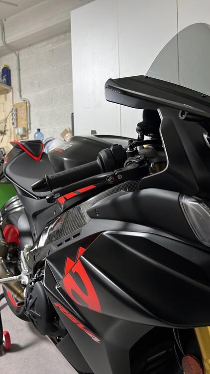 Aprilia RSV4 1100 (2021 - 24) (4)