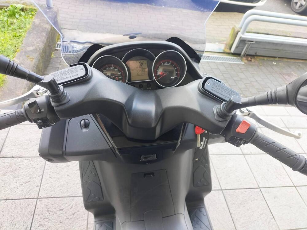 Kymco Downtown 300i ABS (2009 - 17) (4)