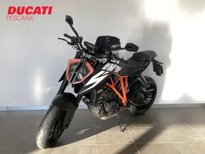 KTM 1290 Super Duke R (2020) (3)