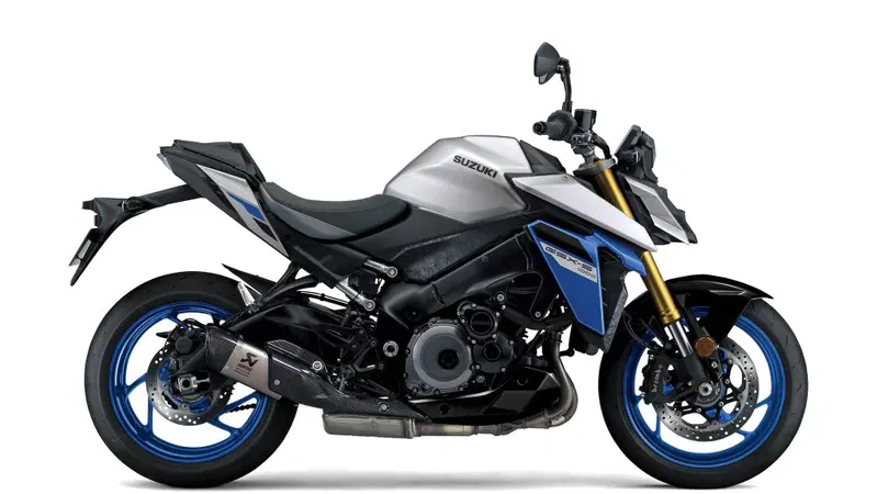 Suzuki annuncia la nuova GSX-S1000 EVO, rinnovata nel look ed ora con l'Akrapovic di serie