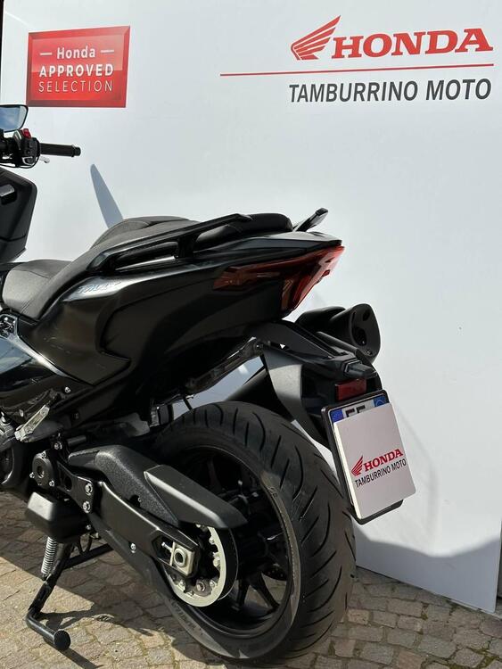 Yamaha T-Max 560 (2022 - 24) (4)