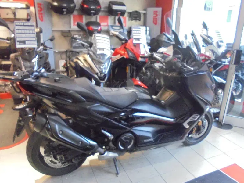 Yamaha T-Max 560 Tech Max (2021)