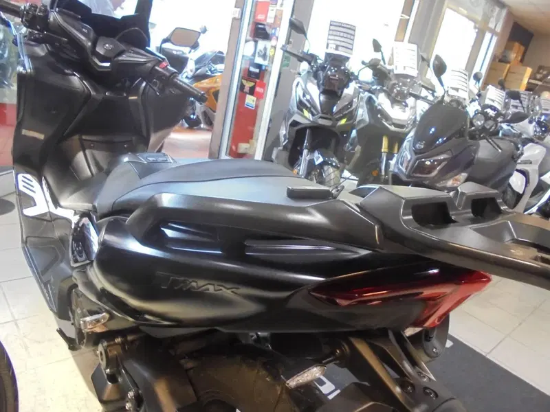 Yamaha T-Max 560 Tech Max (2021) (7)