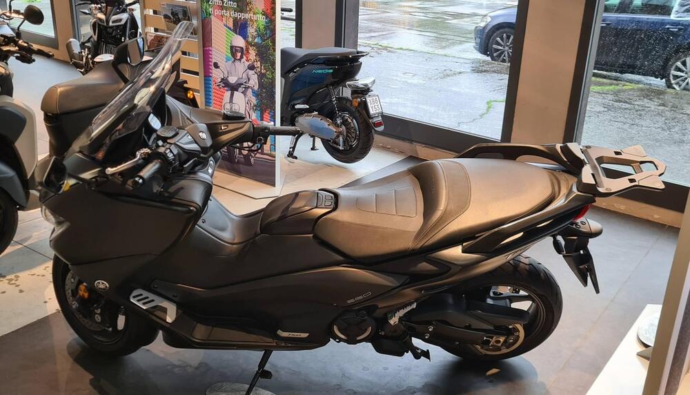 Yamaha T-Max 560 (2020 - 21) (2)