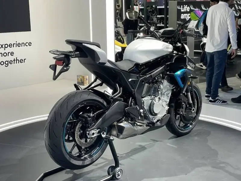 CFMOTO 675SR-R (2025 - 26) (4)