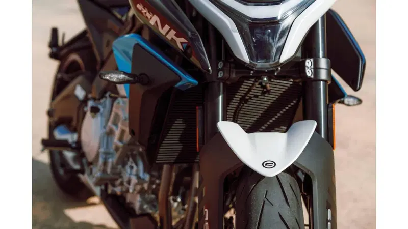 CFMOTO 675SR-R (2025 - 26) (14)