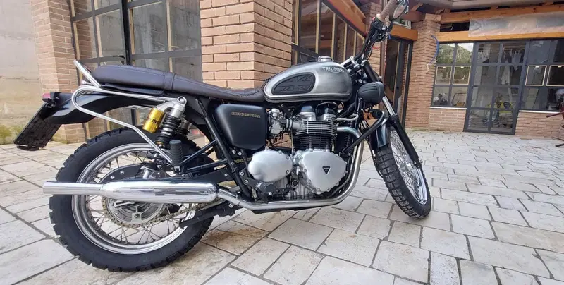 Triumph Bonneville 908 MD