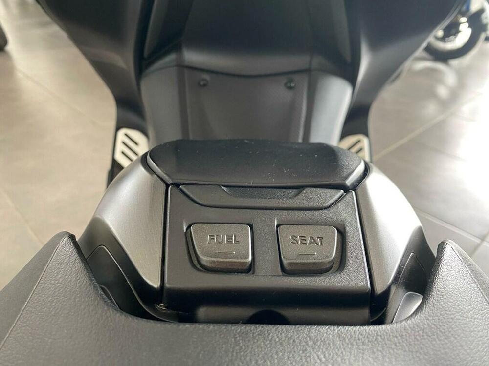 Yamaha T-Max 560 (2020 - 21) (5)