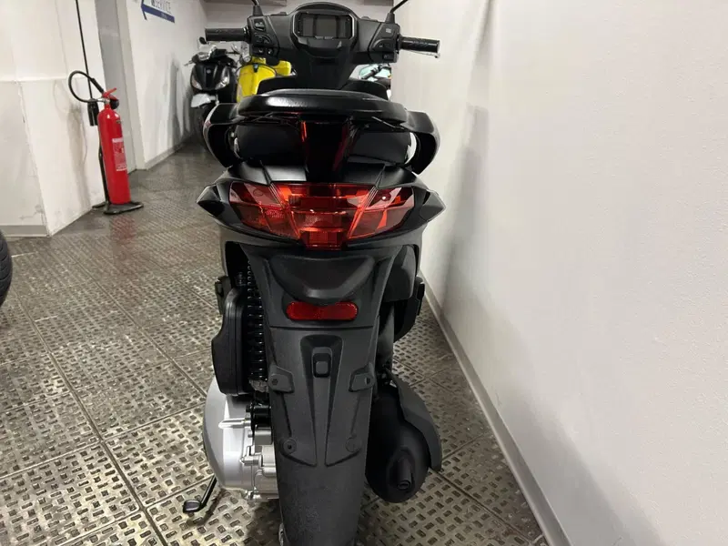 Piaggio Liberty 125 S (2025 - 26) (8)
