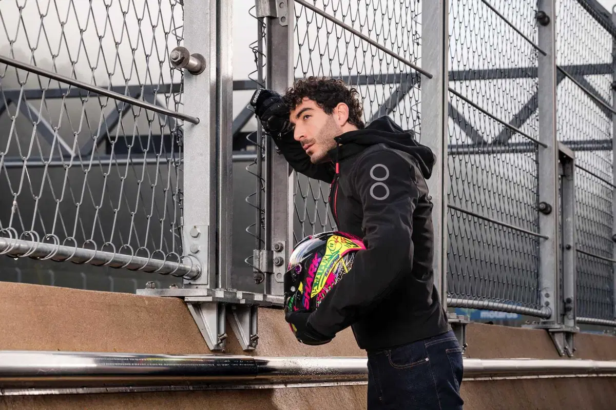 Shark Helmets presenta l'inteegrale Aeron (2)
