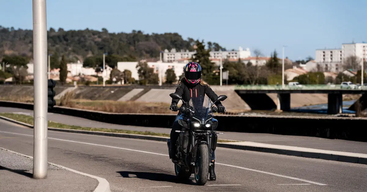 Shark Helmets presenta l'integrale Aeron