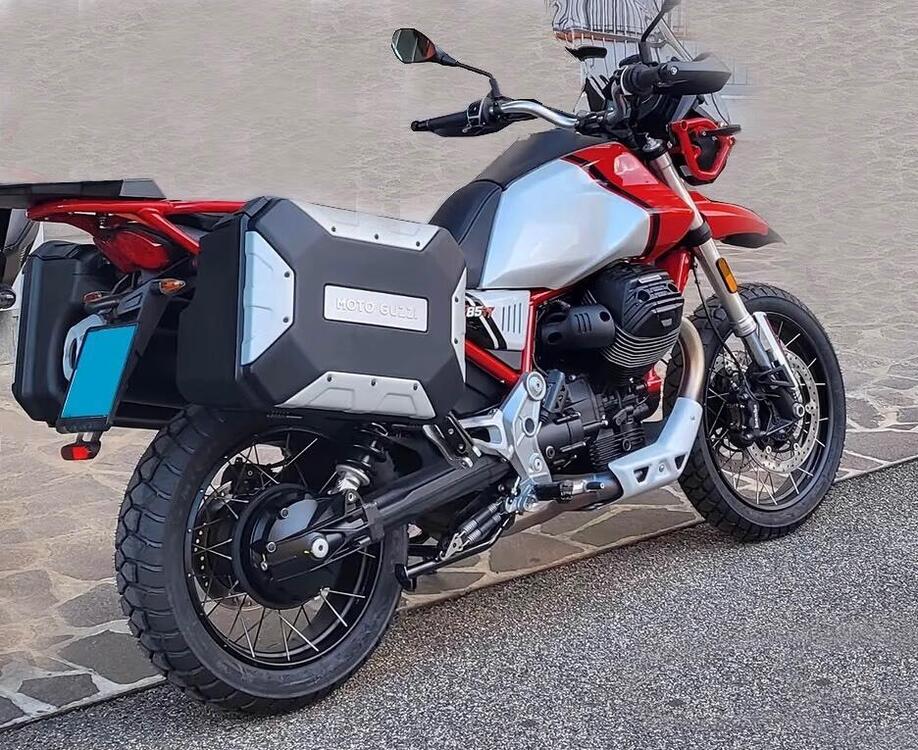 Moto Guzzi V85 TT (2021 - 23) (5)