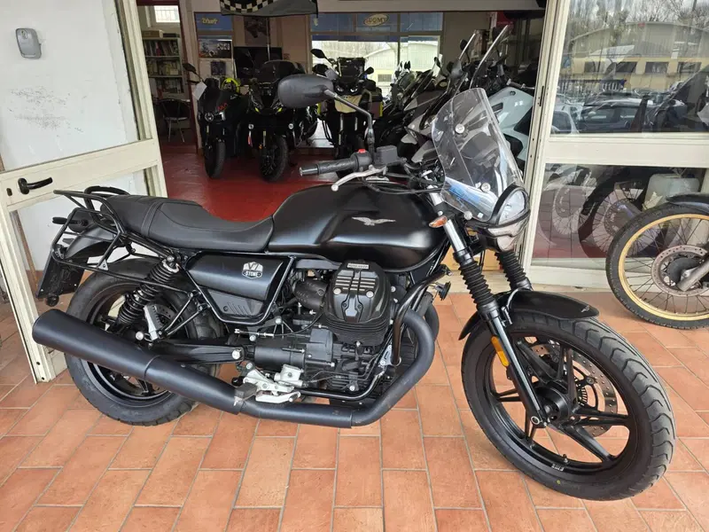 Moto Guzzi V7 Stone (2021 - 24)