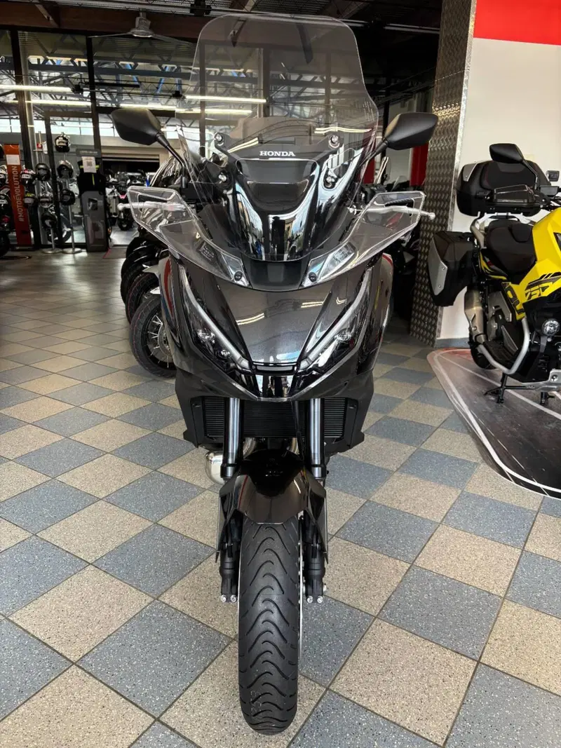 Honda NT 1100 (2025 - 26) (2)