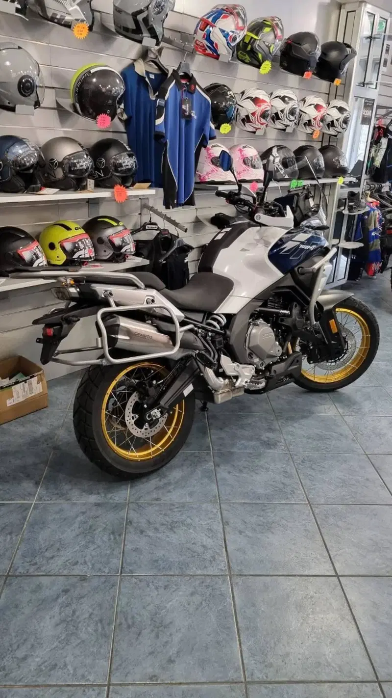 CFMOTO 700MT Adventure (2025 - 26) (4)