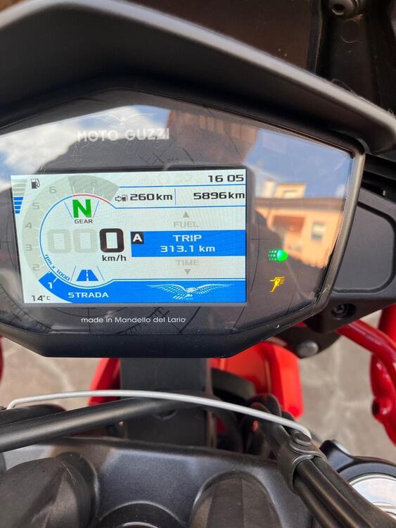 Moto Guzzi V85 TT (2021 - 23)