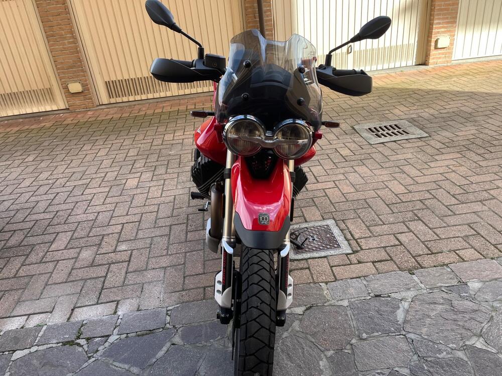 Moto Guzzi V85 TT (2021 - 23) (4)