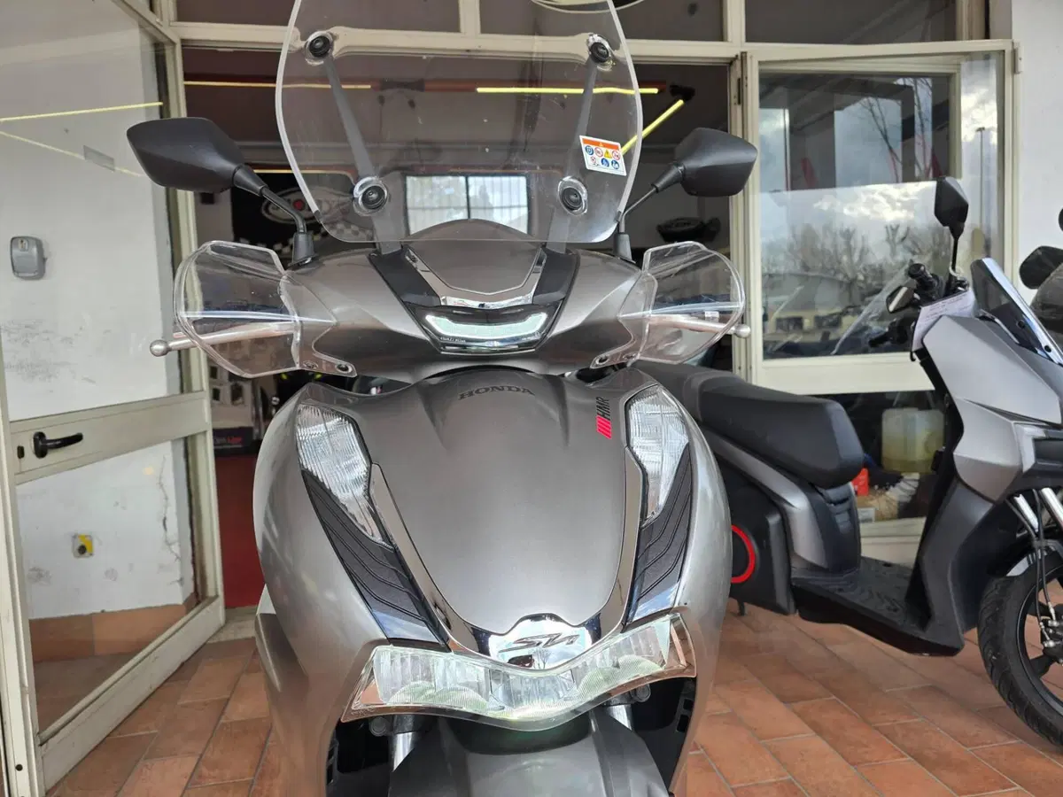 Honda SH 350 (2021 - 24) (2)