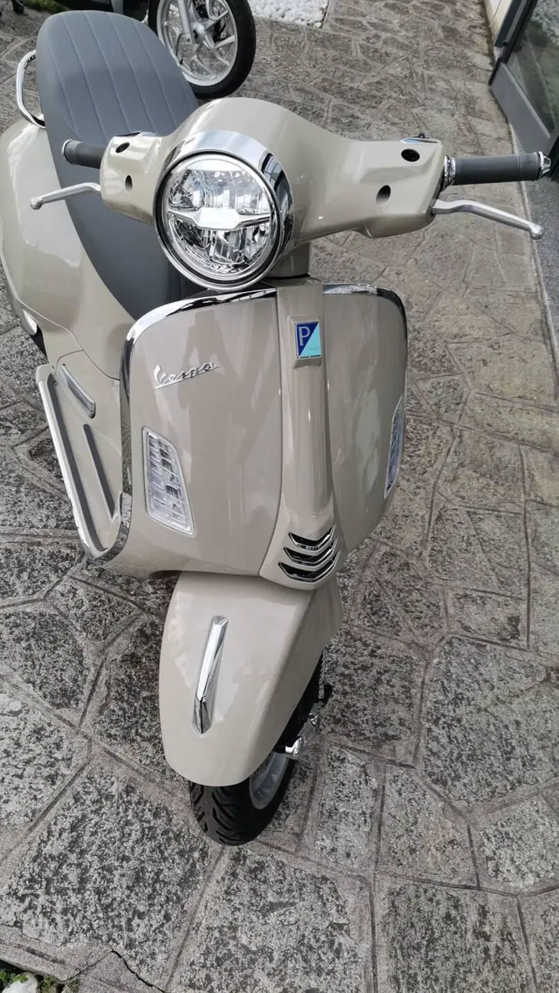 Vespa GTS 310 (2025 - 26) (2)