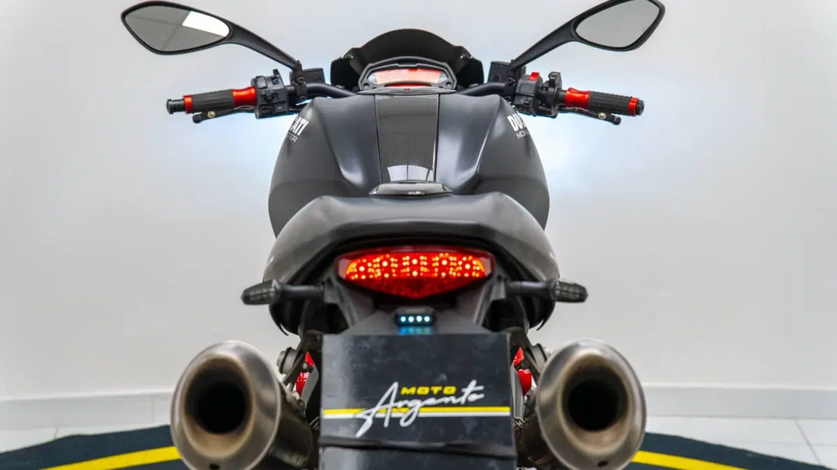 Ducati Monster 696 Plus (2007 - 14) (17)