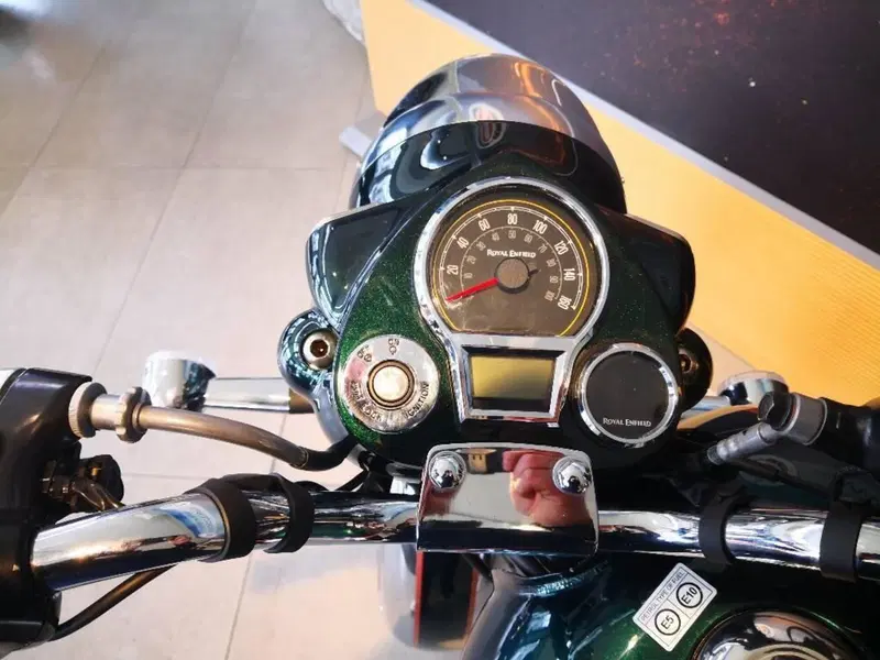 Royal Enfield Classic 350 (2021 - 26) (12)