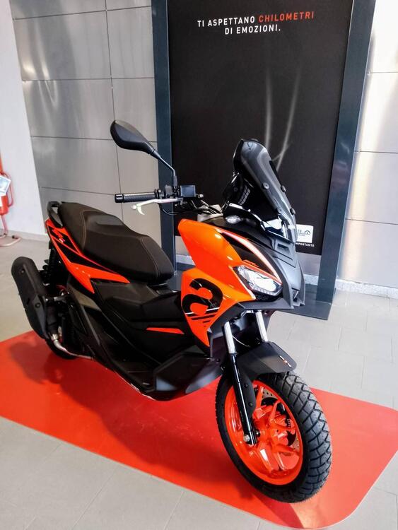 Aprilia SR GT 125 Sport (2025) (2)