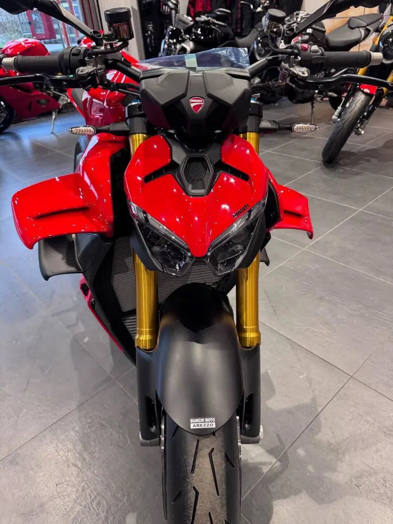 Ducati Streetfighter V4 S (2025 - 26) (5)
