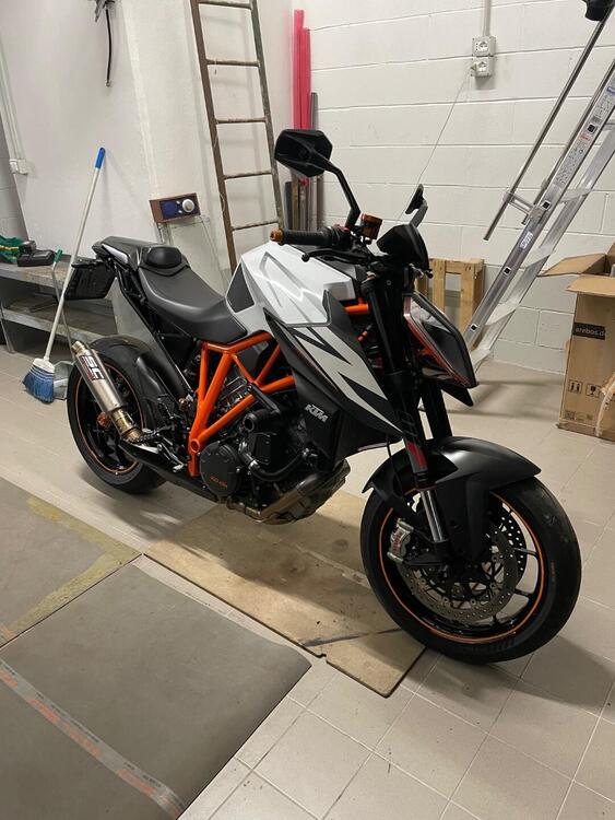 KTM 1290 Super Duke R (2019) (4)