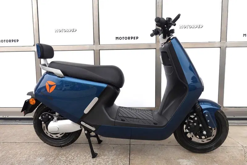 Yadea G5 (2022 - 26) (2)