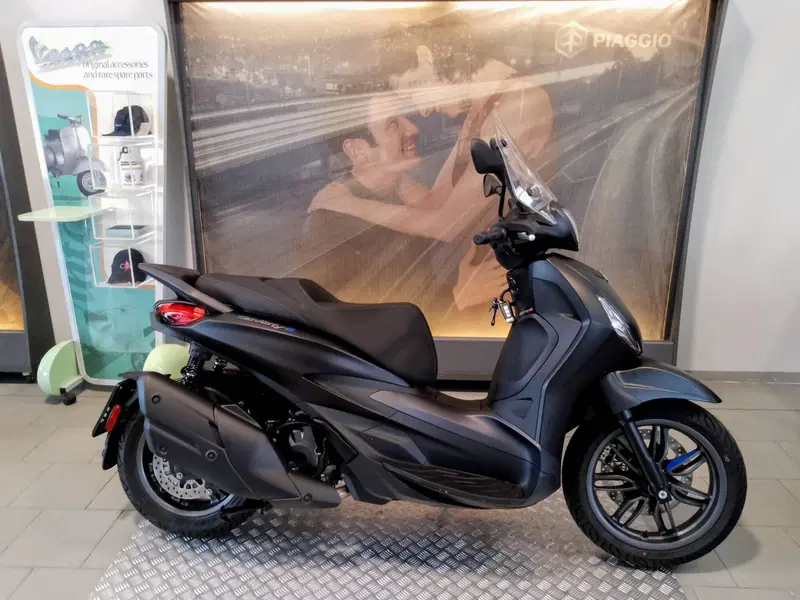 Piaggio Beverly 400 S (2025 - 26) (3)