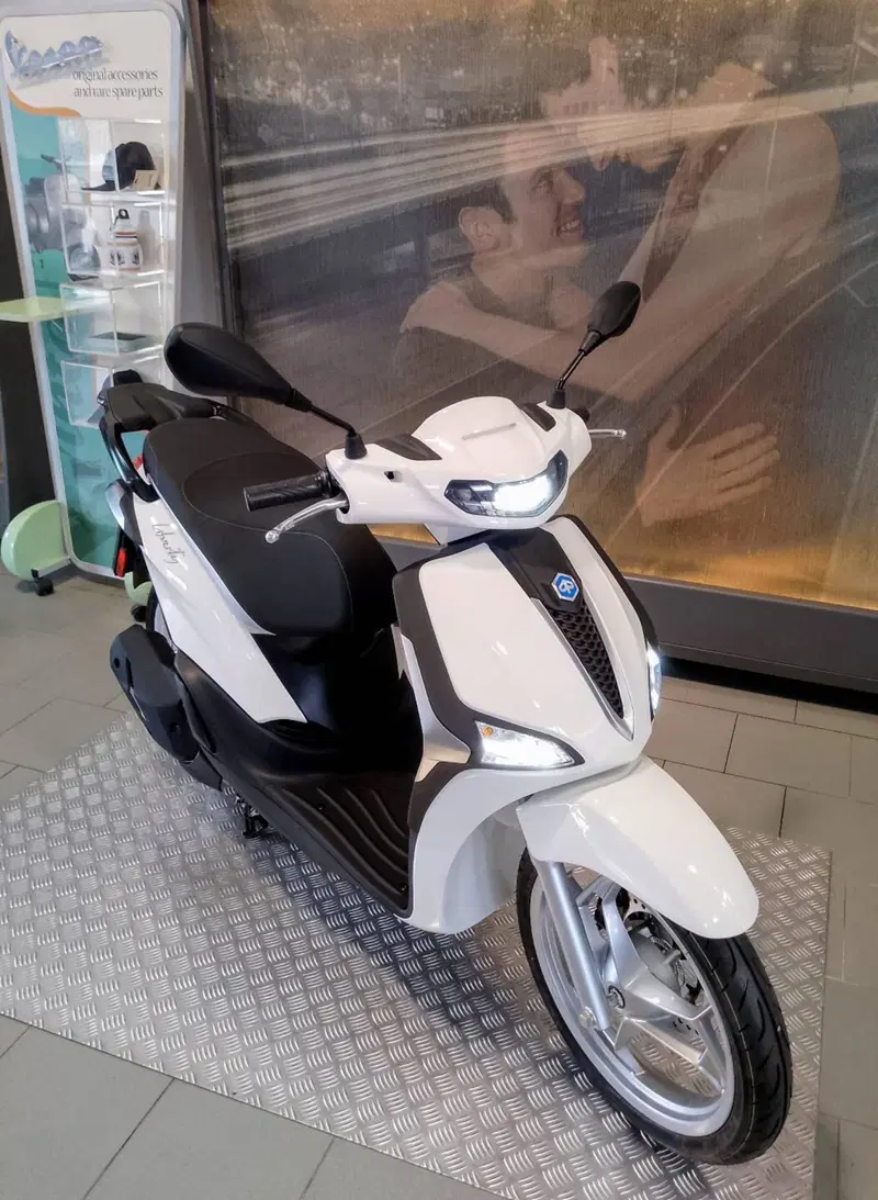 Piaggio Liberty 125 (2025 - 26) (3)