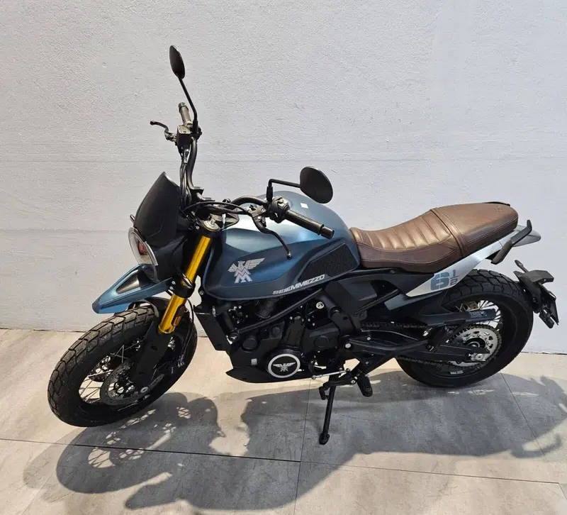 Moto Morini SEIEMMEZZO SCR (2022 - 26) (2)