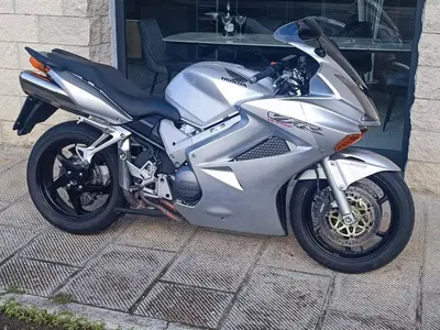 Honda VFR 800 (2002 - 05) usata