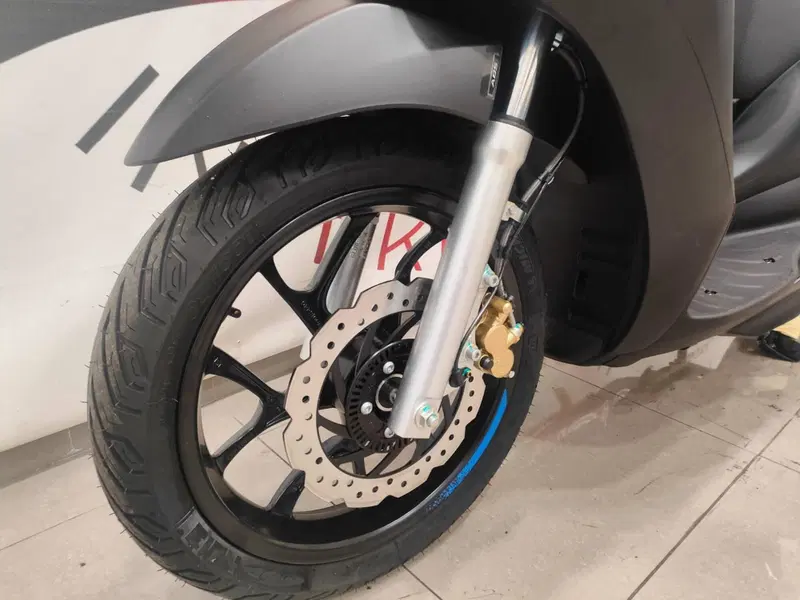 Piaggio Medley 200 S (2025 - 26) (8)
