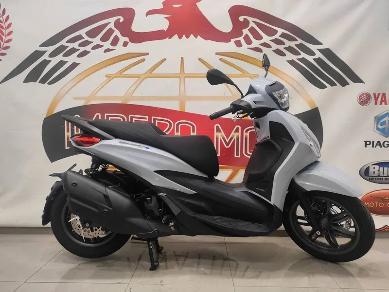 Piaggio Beverly 400 S (2025 - 26) (2)